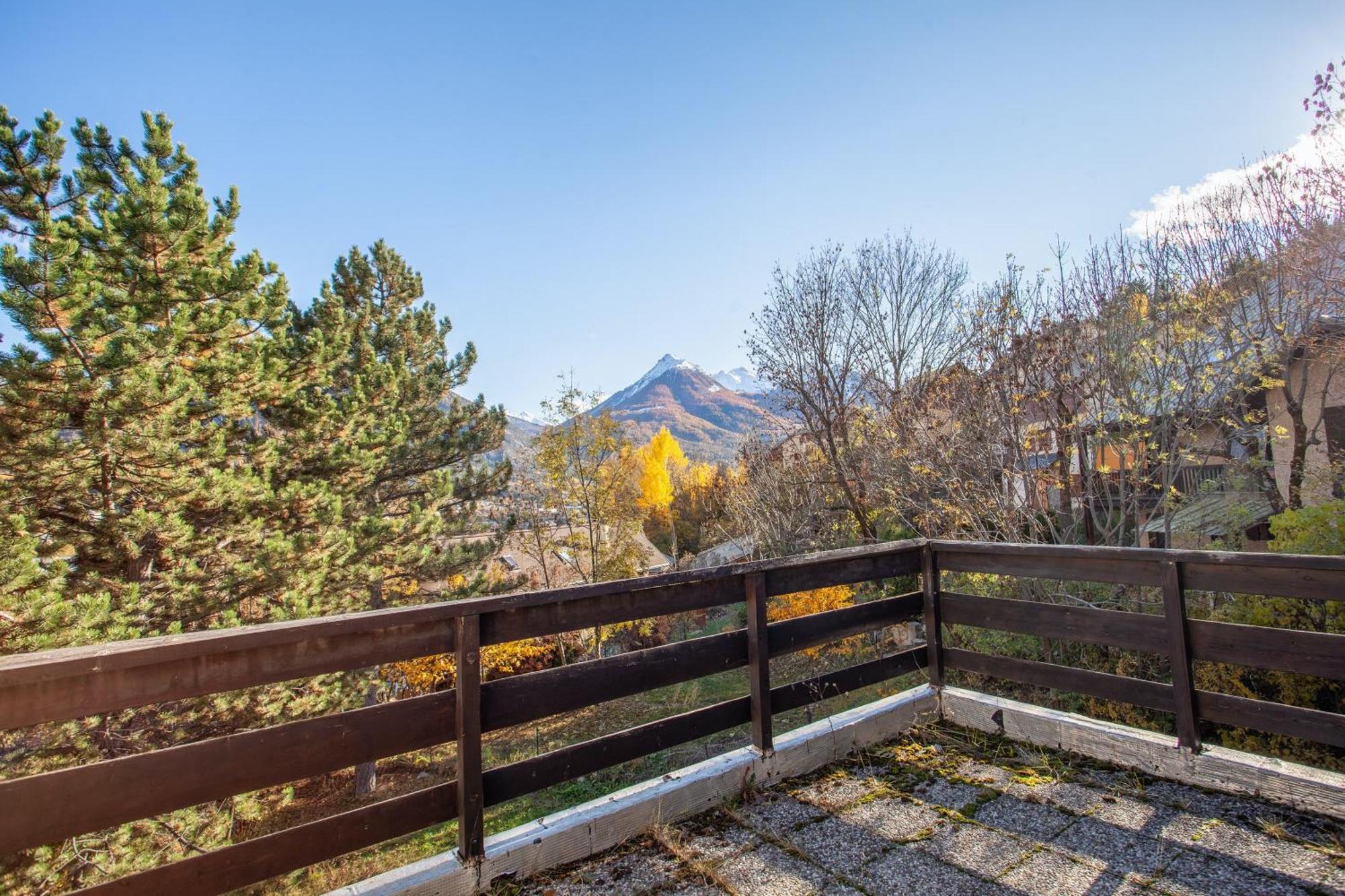 Chalet de 6 chambres avec vue sur la ville balcon et wifi a Briancon a 1 km des pistes Extérieur photo